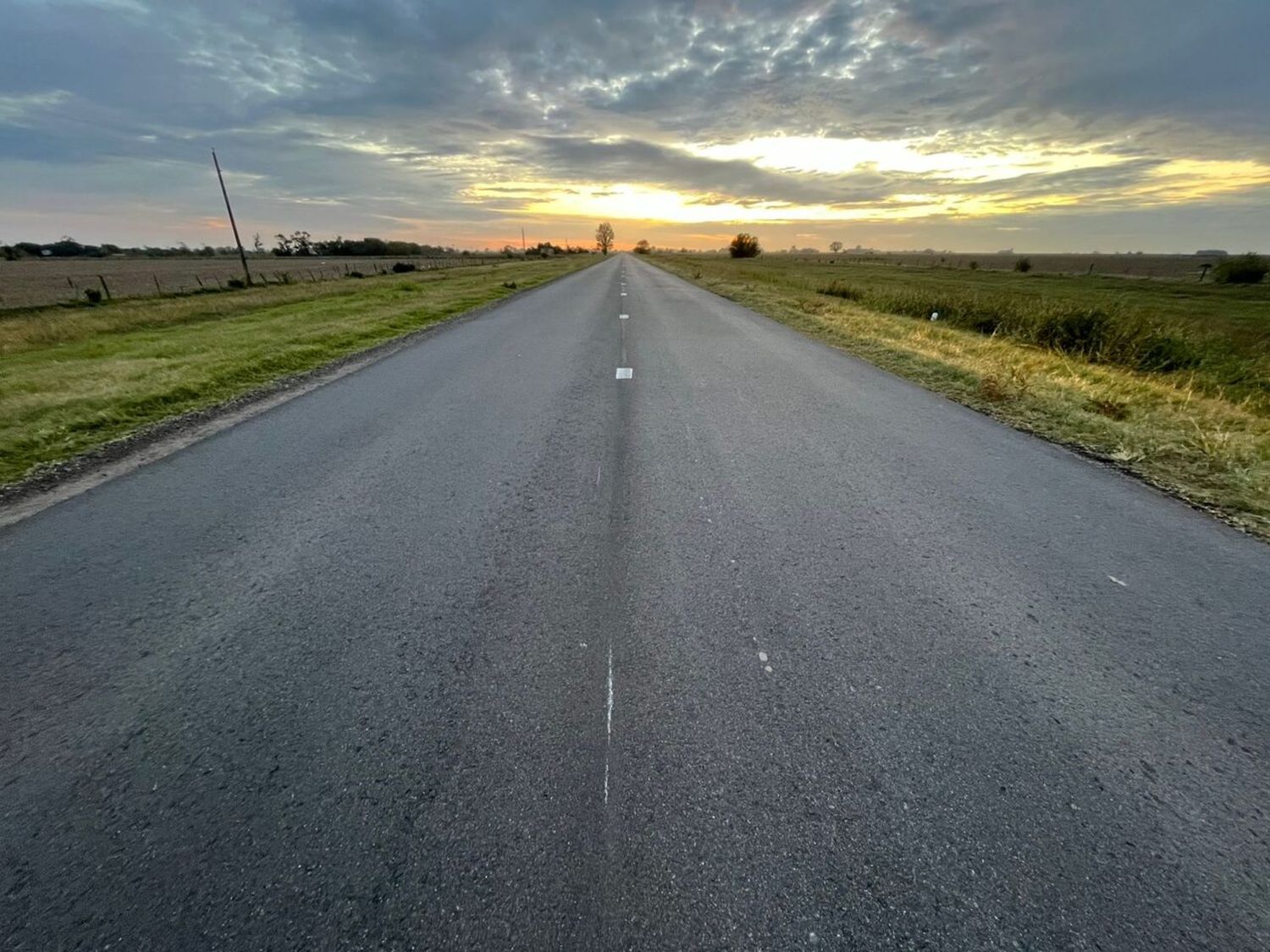 Después de muchas insistencias y reclamos van a pintar la Ruta 90