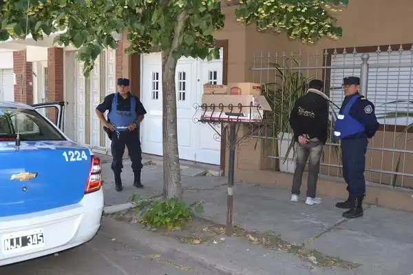 El Subjefe de Policía persiguió y atrapó a un delincuente