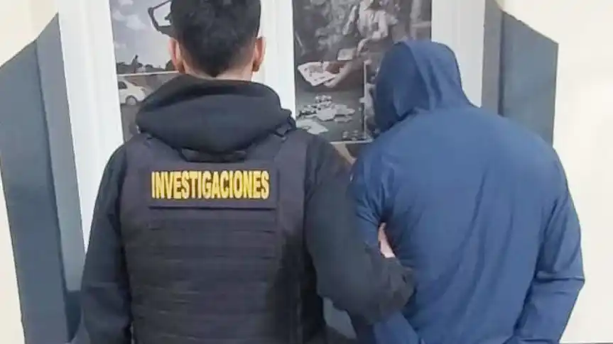 Secuestro de armas, celulares y detención de prófugo buscado por intento de robo
