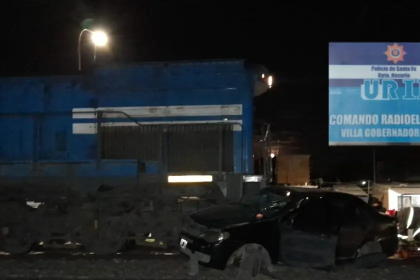 Fuerte choque entre un tren y un automóvil: un hombre resultó herido