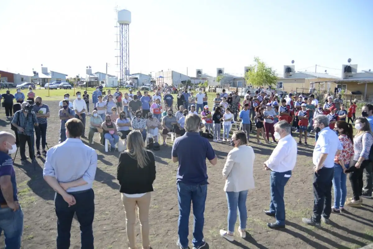 Entregaron aportes a clubes y deportistas de Gualeguaychú