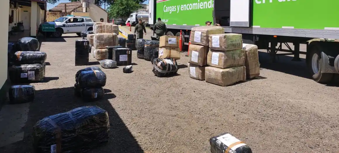 Pergamino: Gendarmería secuestró mercadería de contrabando en transporte de encomiendas