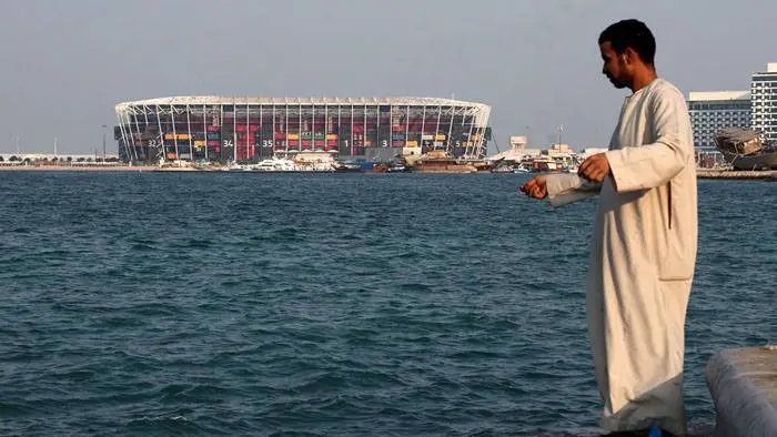 El estadio de los "contenedores" y la preocupación por el estado del césped