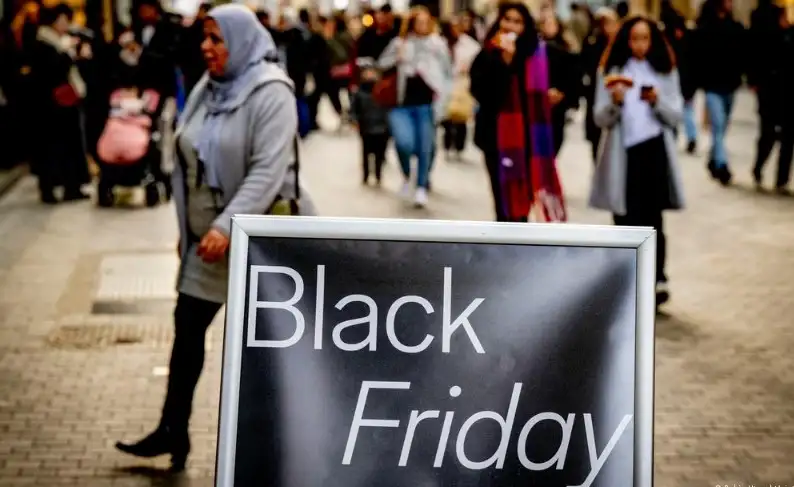 El Covid aceleró las compras online, pero las tiendas físicas todavía lo aprovechan.