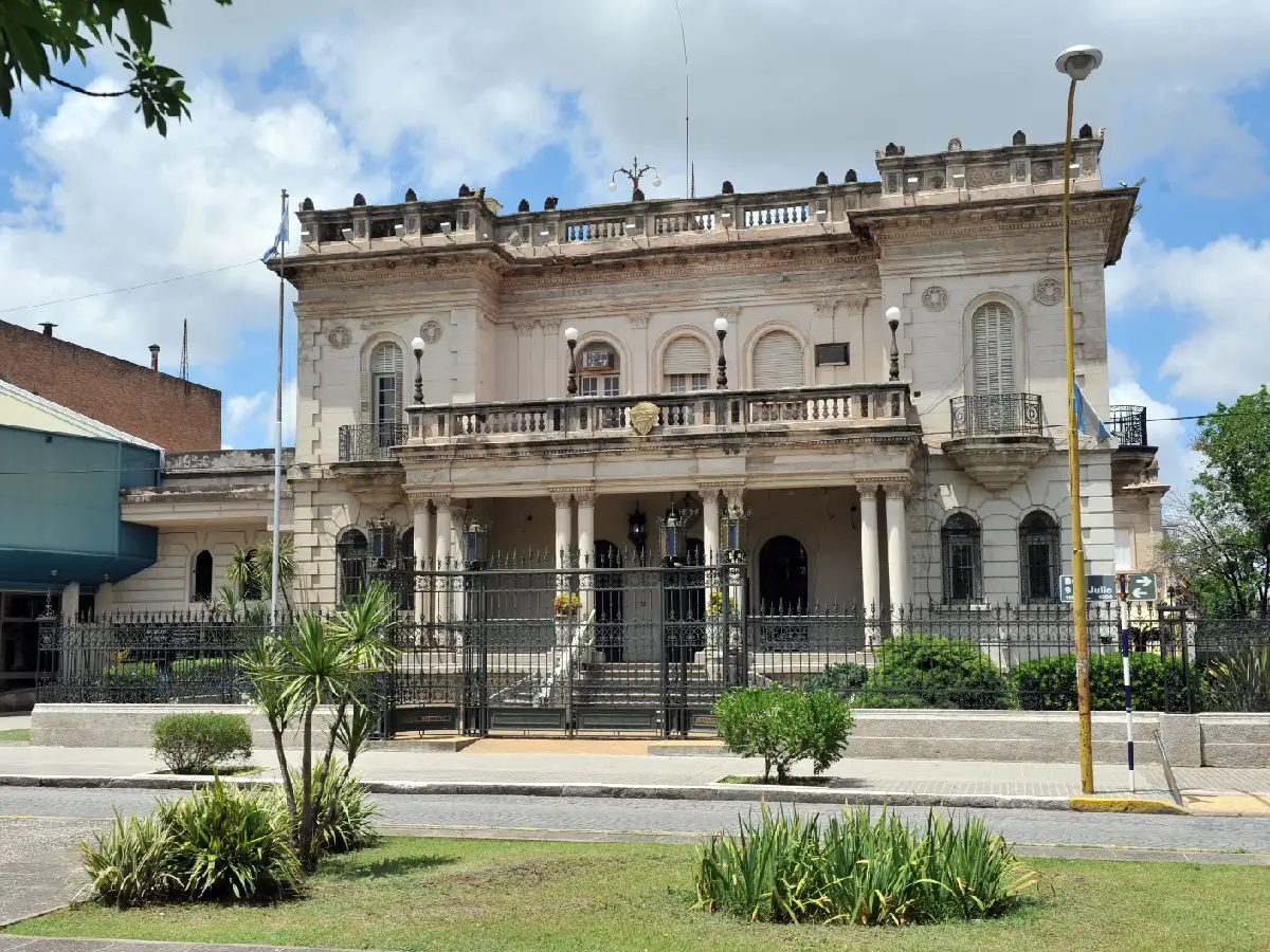 Este sábado, Bernarte hará anuncios sobre la restauración del Palacio Tampieri 