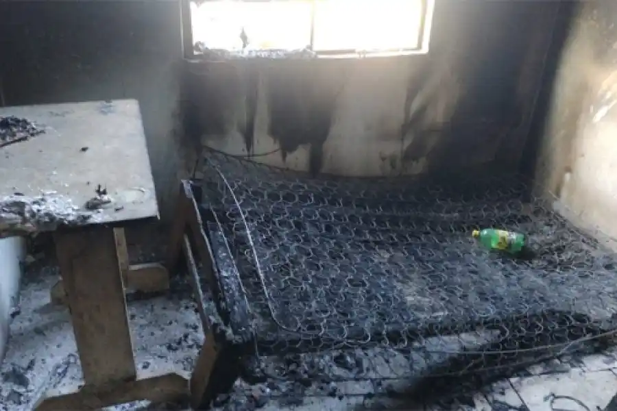 Un hombre intentó asesinar a su expatrón prendiendo fuego la habitación donde dormía en Baigorría 