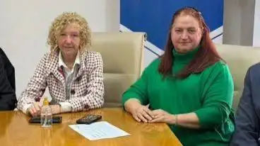 Las dos exfuncionarias.