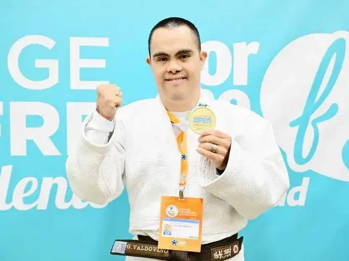 Jofré recibió al subcampeón
internacional Guillermo Valdovino