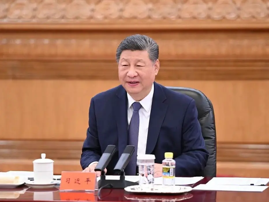 Xi Jinping afirma que se debe mantener el paso normal por el estrecho de Ormuz