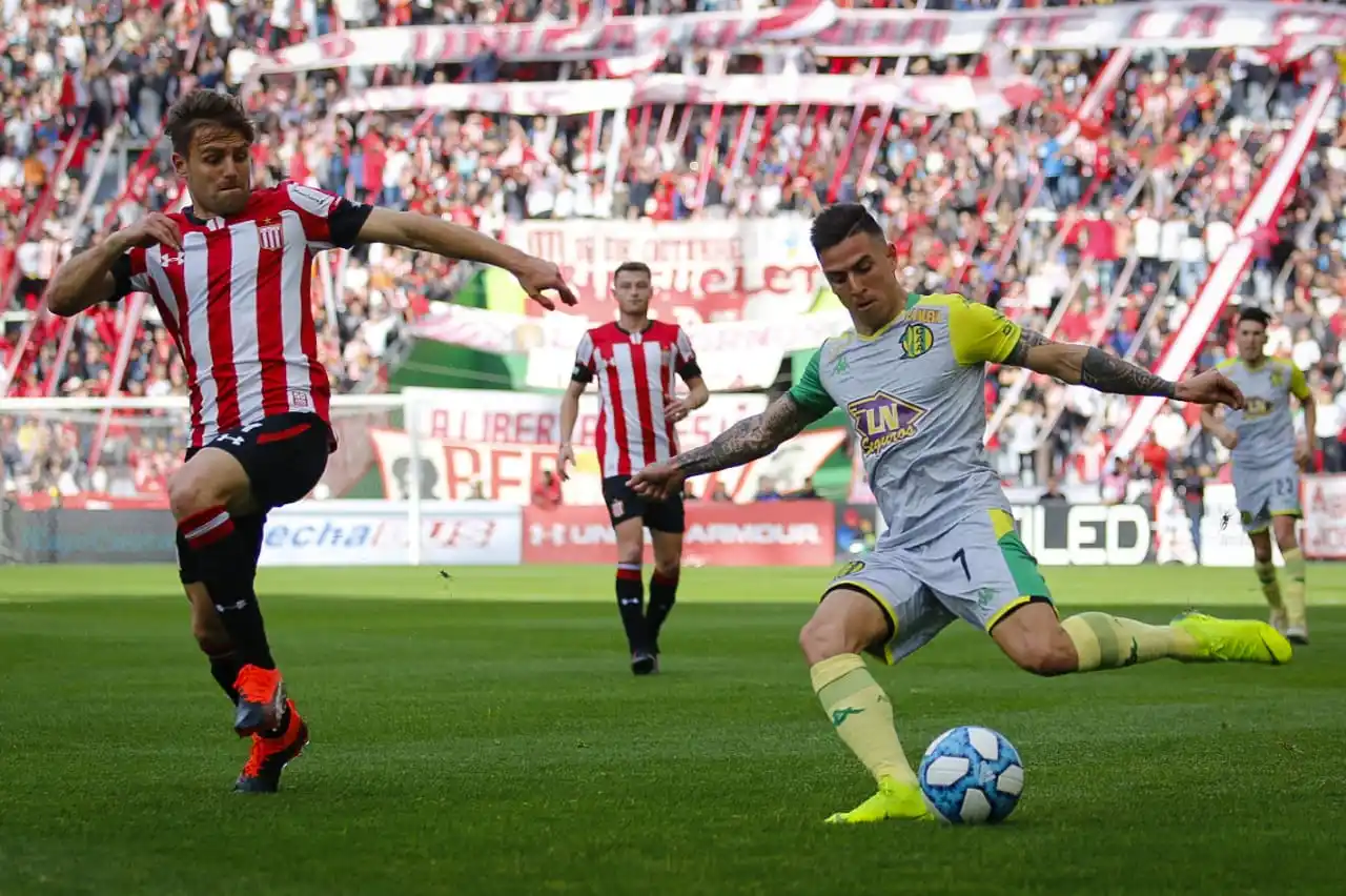 Por una pelota parada, Aldosivi perdió en su debut