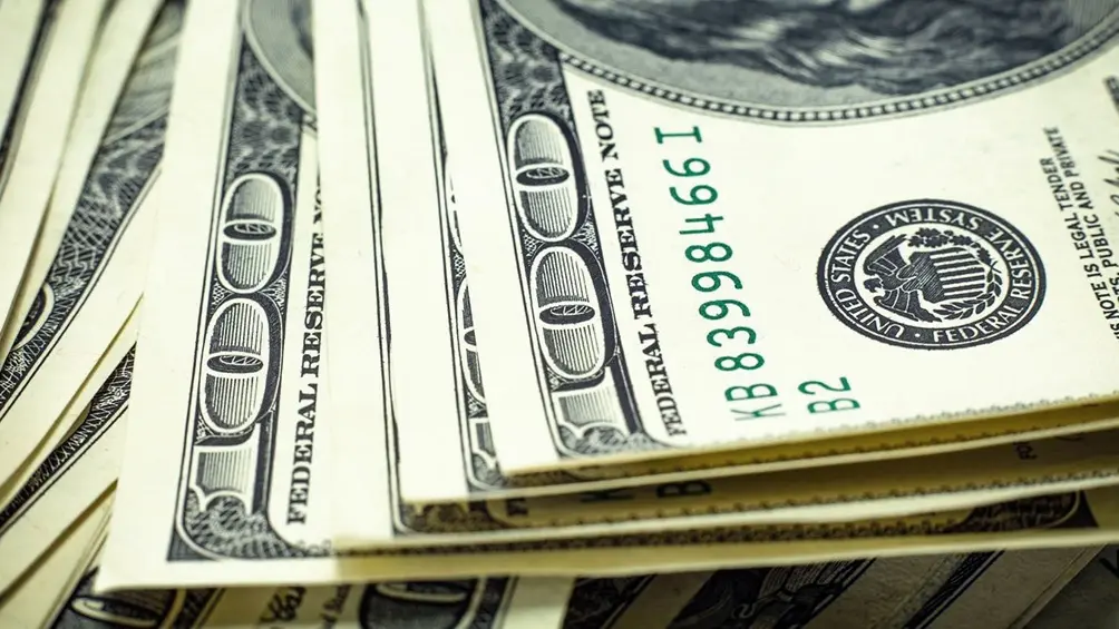 El dólar hoy bajó 30 centavos