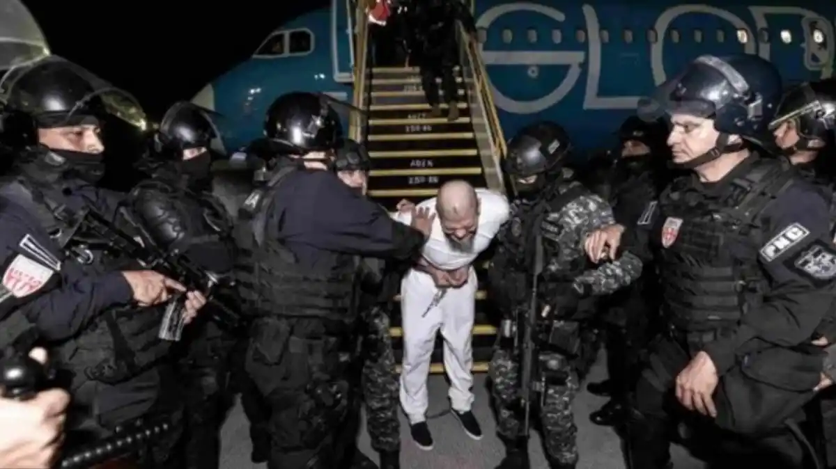 DE REPARTIDOR A ENEMIGO DE EE.UU.: creía que lo deportarían a Venezuela y apareció en El Salvador (TESTIMONIO)