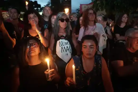 Multitudinaria protesta por el cierre del Centro Cultural Haroldo Conti