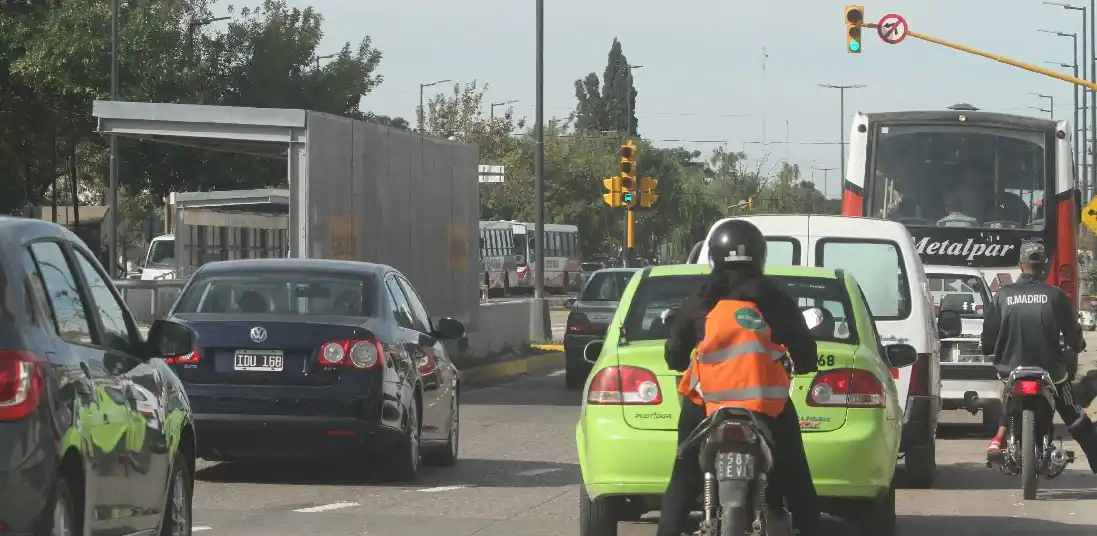 Desvíos de colectivos por obras en la ciudad