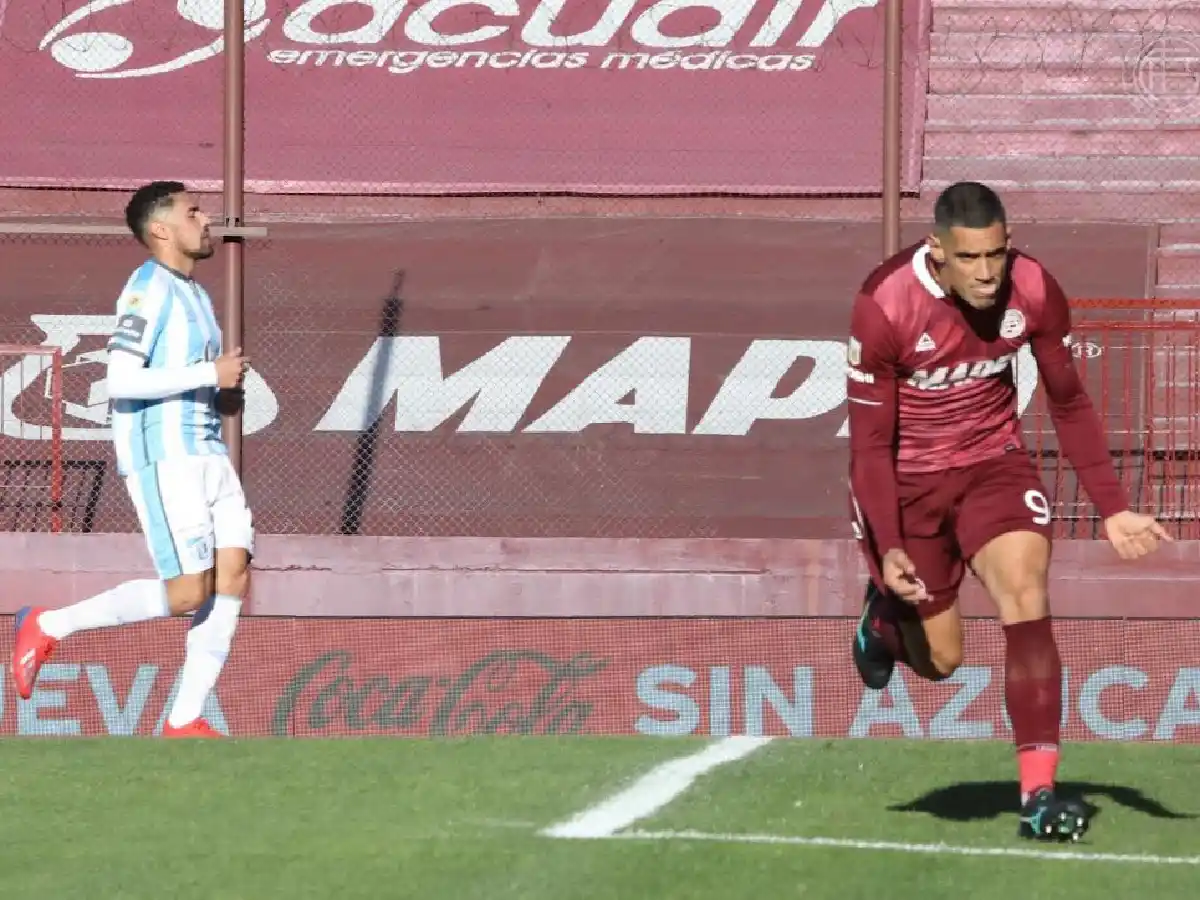 Lanús, con un Sand imparable, sumó de a tres
