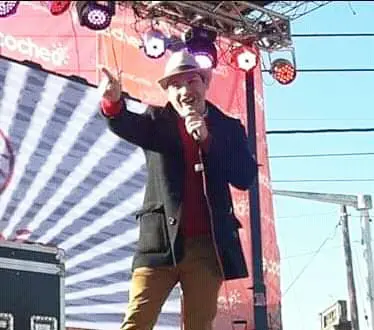 Un cantante que disfruta los distintos géneros musicales
