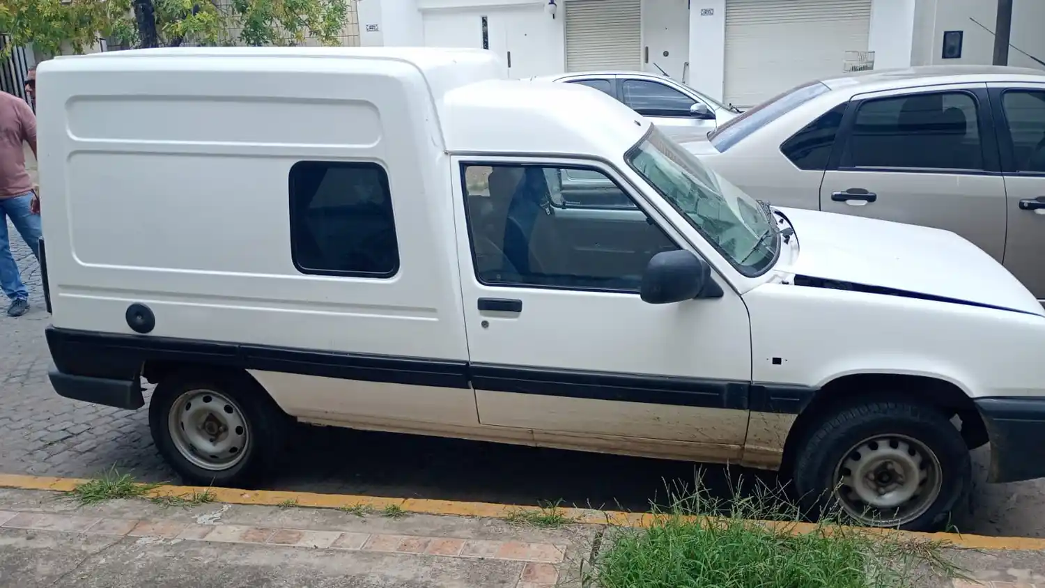 El vehículo recuperado por la Policía