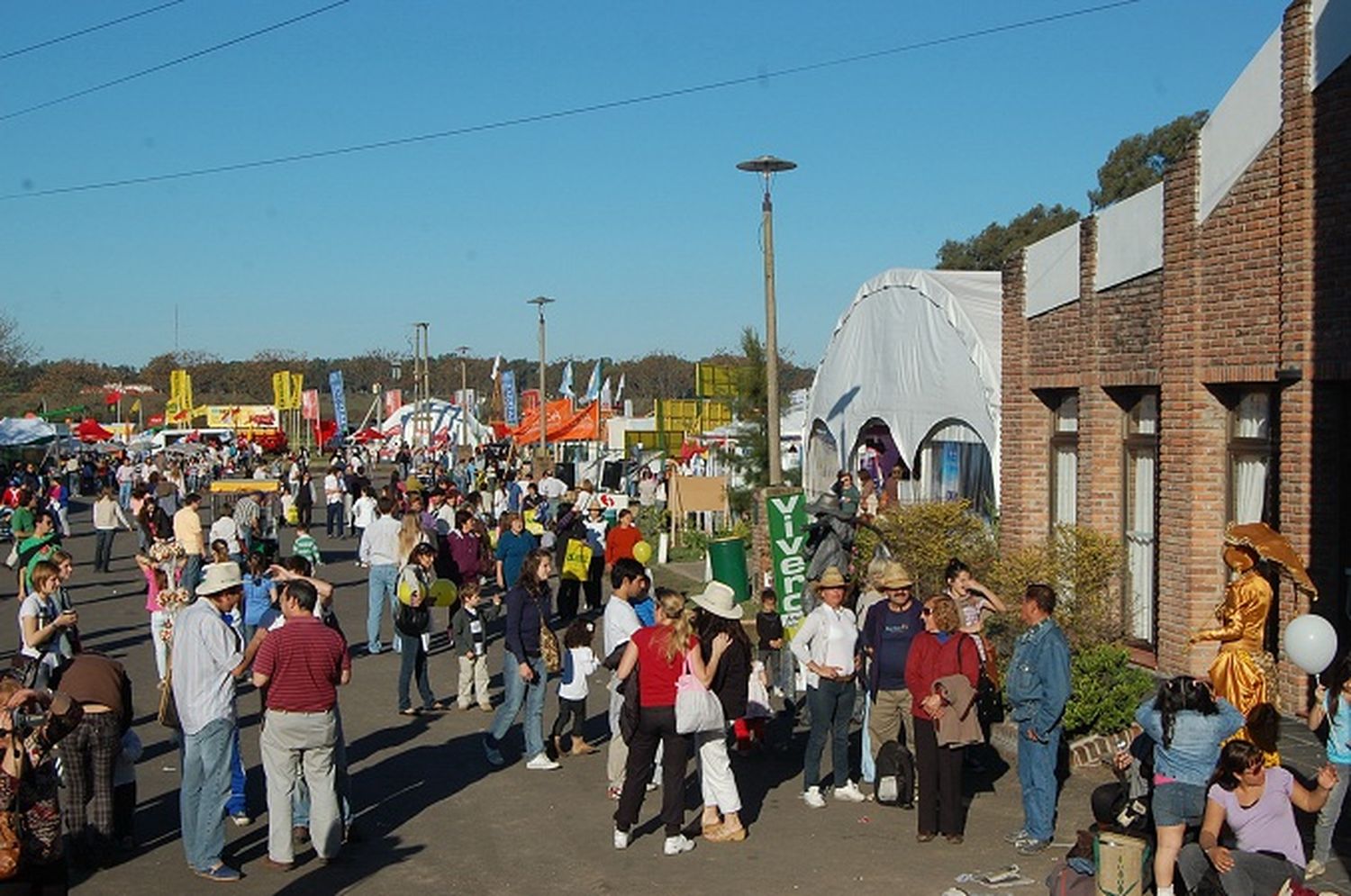 La Exposur prepara su 9° fiesta con 130 stands y el show de Los Alonsitos