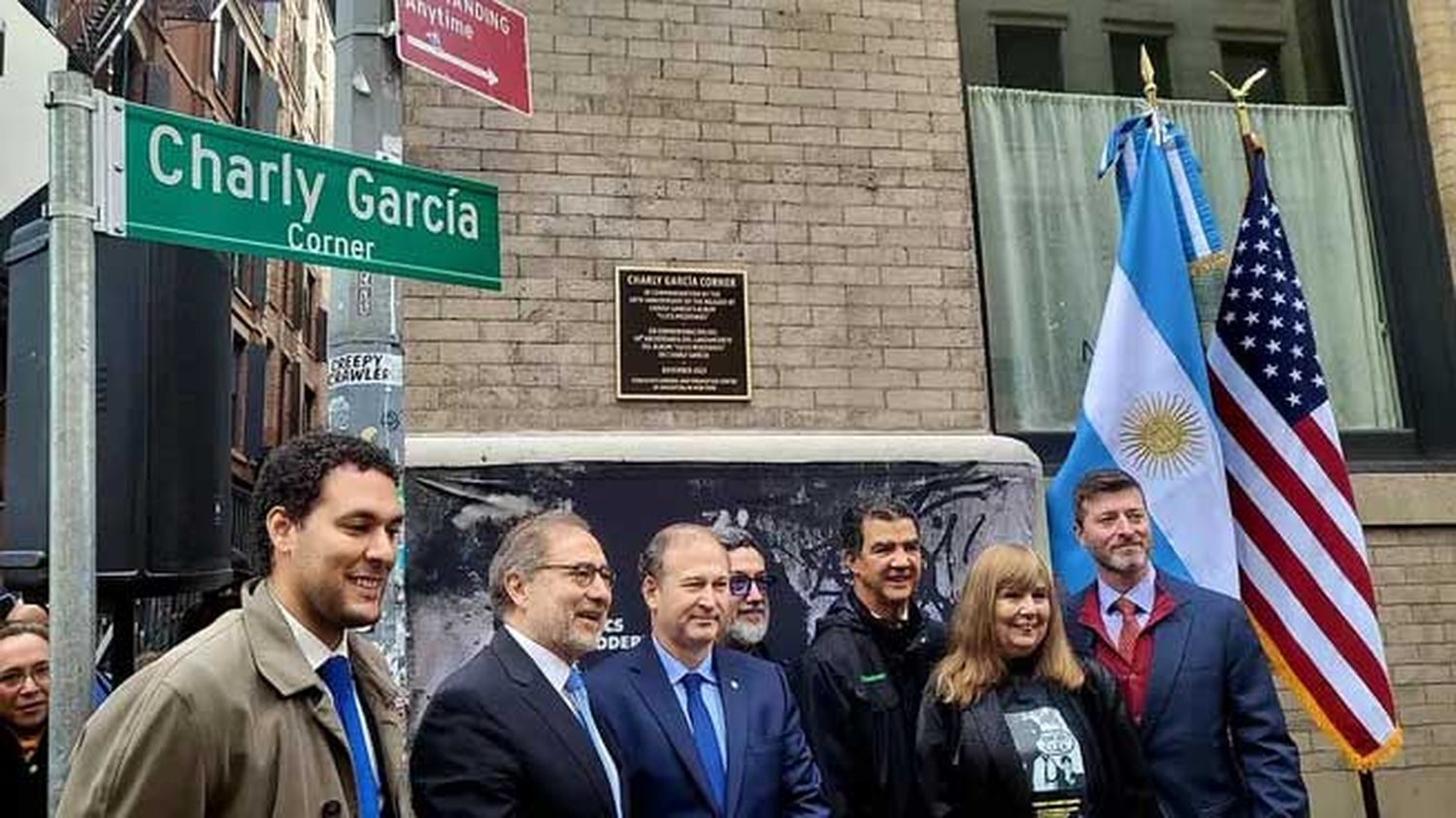 Homenaje en vida: Charly García ya tiene su esquina en Nueva York