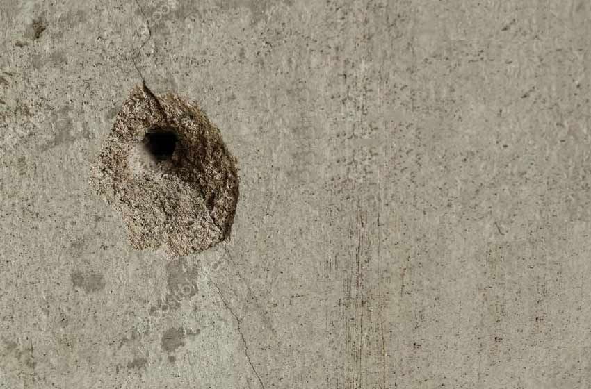 Le balearon la casa y le dejaron un cartel amenazante: «Aportá con la mafia»
