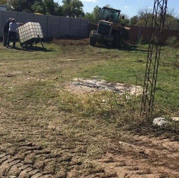 Bomberos trabajan en un nuevo destacamento