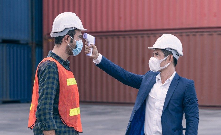 Vacunación Covid: Trabajadores con primera dosis podrán ser convocados para su labor en forma presencial