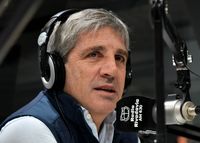 Caputo, contra Macri y Kicillof: “Tienen la plata para subsidiar el transporte”