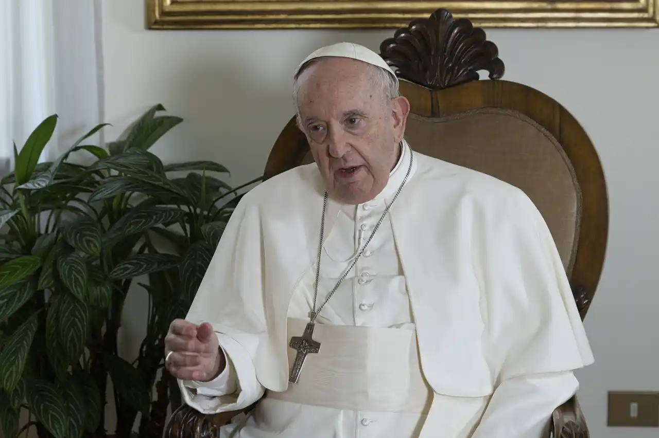 Francisco: "De la crisis no se sale solo, se sale arriesgando y tomando al otro de la mano"