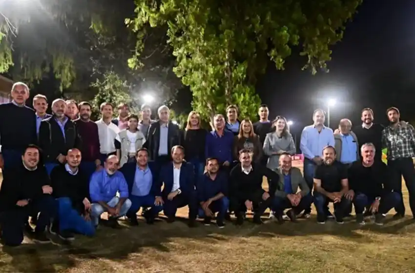 “Jugamos sin Messi”: se reúnen intendentes peronistas tras el renunciamiento de CFK