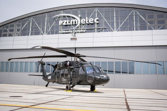 Polonia frena la compra de 32 helicópteros Black Hawk y reevalúa sus prioridades de defensa