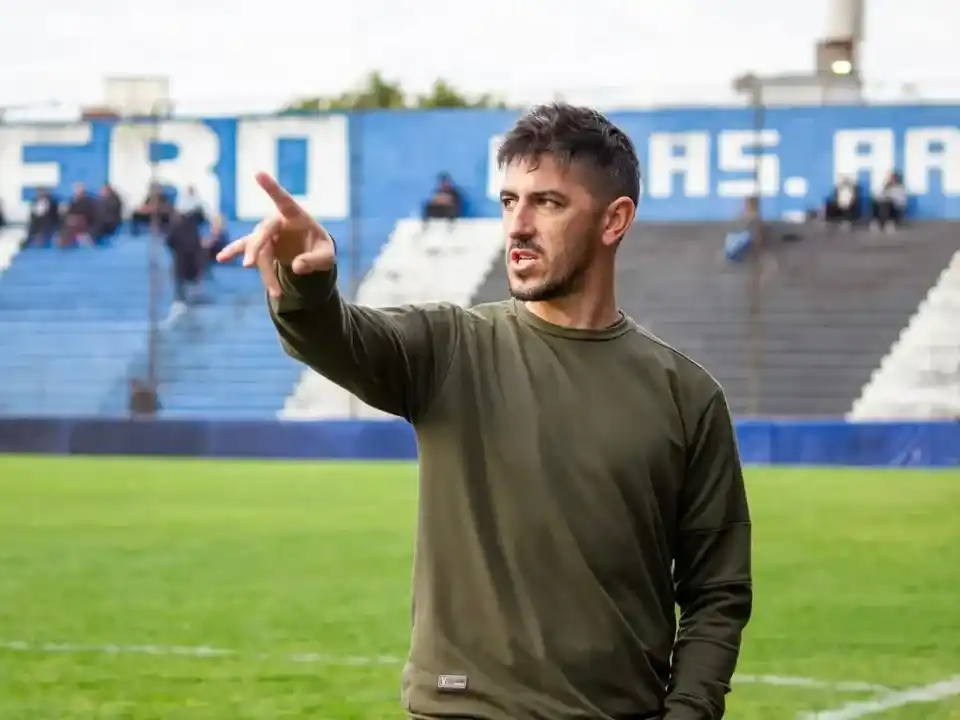 Santiago Fredes, el joven DT padecía el Síndrome de Guillain-Barré.