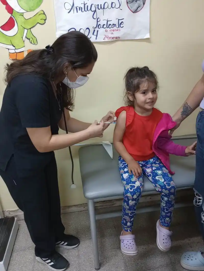 Covid-19: Siguen aplicando los refuerzos 
de la vacuna en los barrios de la ciudad