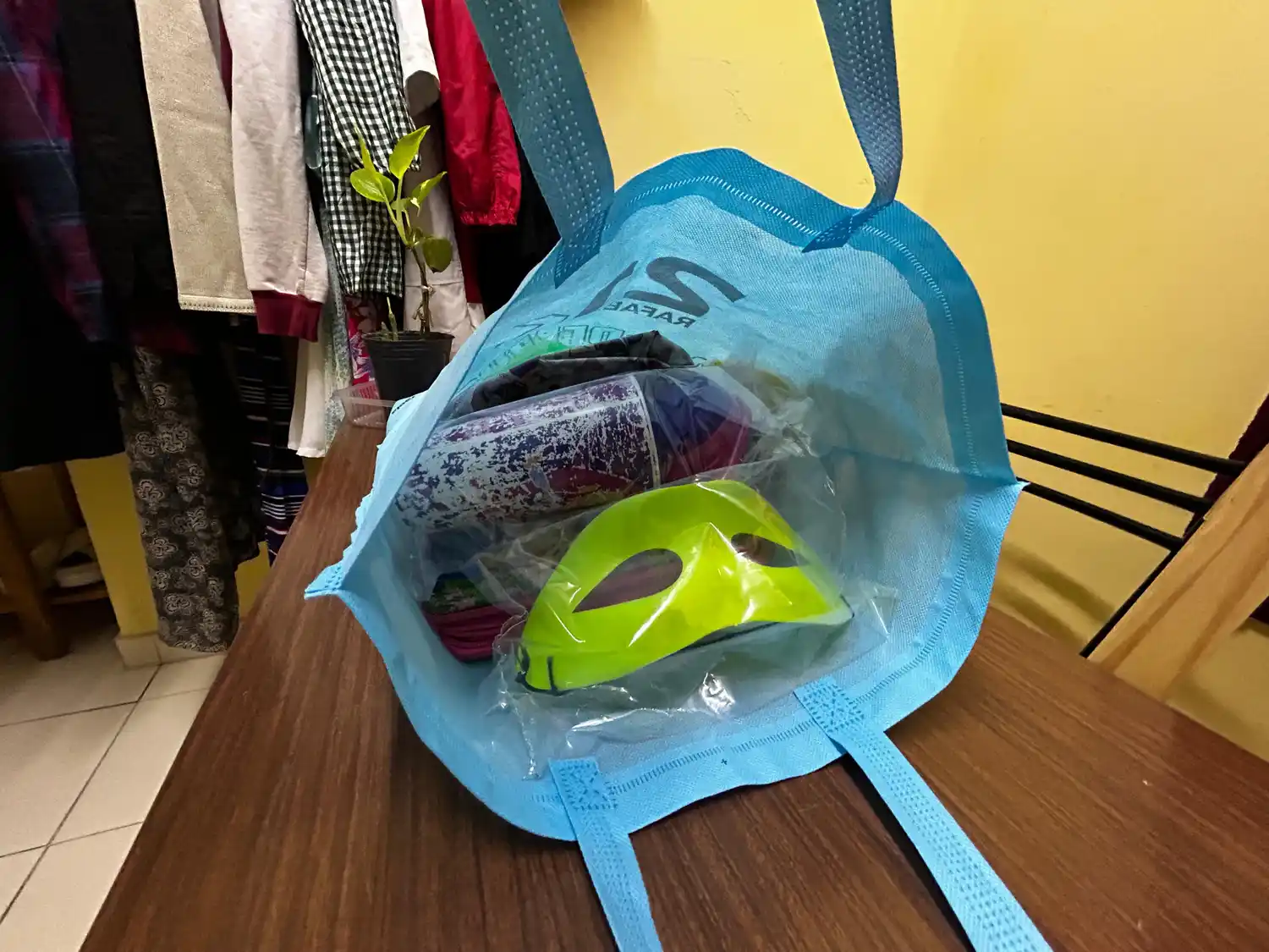 Mirta Rodriguez - Integrante de la comisión vecinal Actualidad del barrio Villa Dominga  ropero solidario colecta juguetes bingo - 1