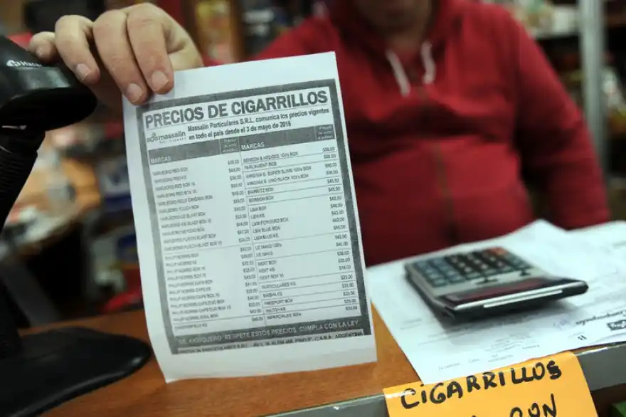 Otro aumento de cigarrillos lleva algunas marcas a los $ 100