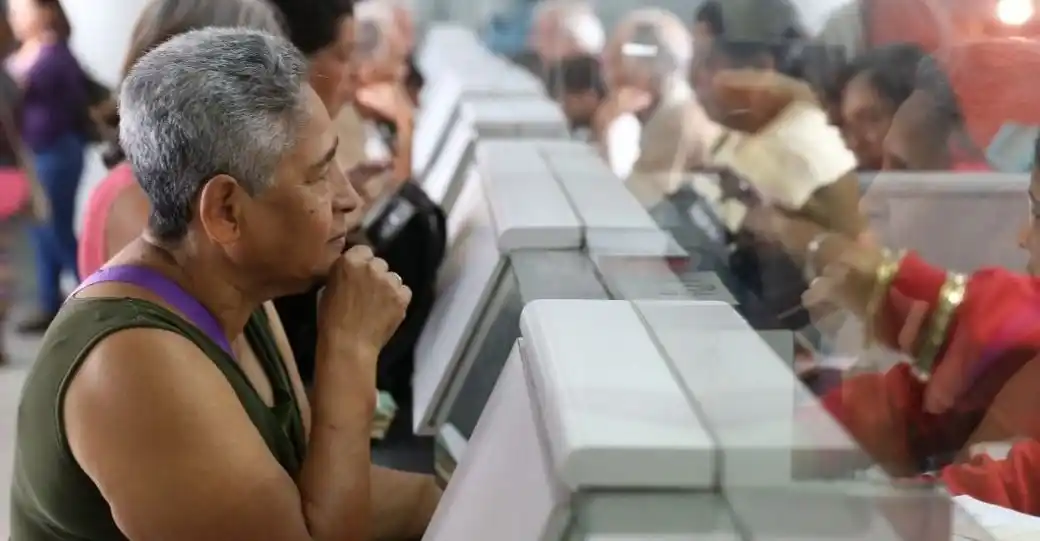 ¿Alcanzará para algo? IVSS anuncia pago para los pensionados este viernes ¡Más retroactivo!