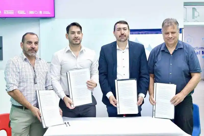 Nuevo club digital para niños en el barrio Lote 111