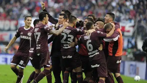 Lanús le dio un baile histórico a San Lorenzo y es el campeón
