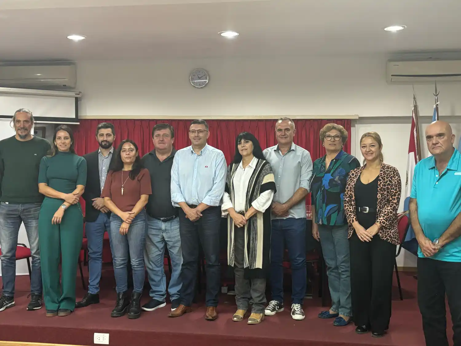 Concejales en una visita a la Ligra Rafaelina de Futbol junto a autoridades