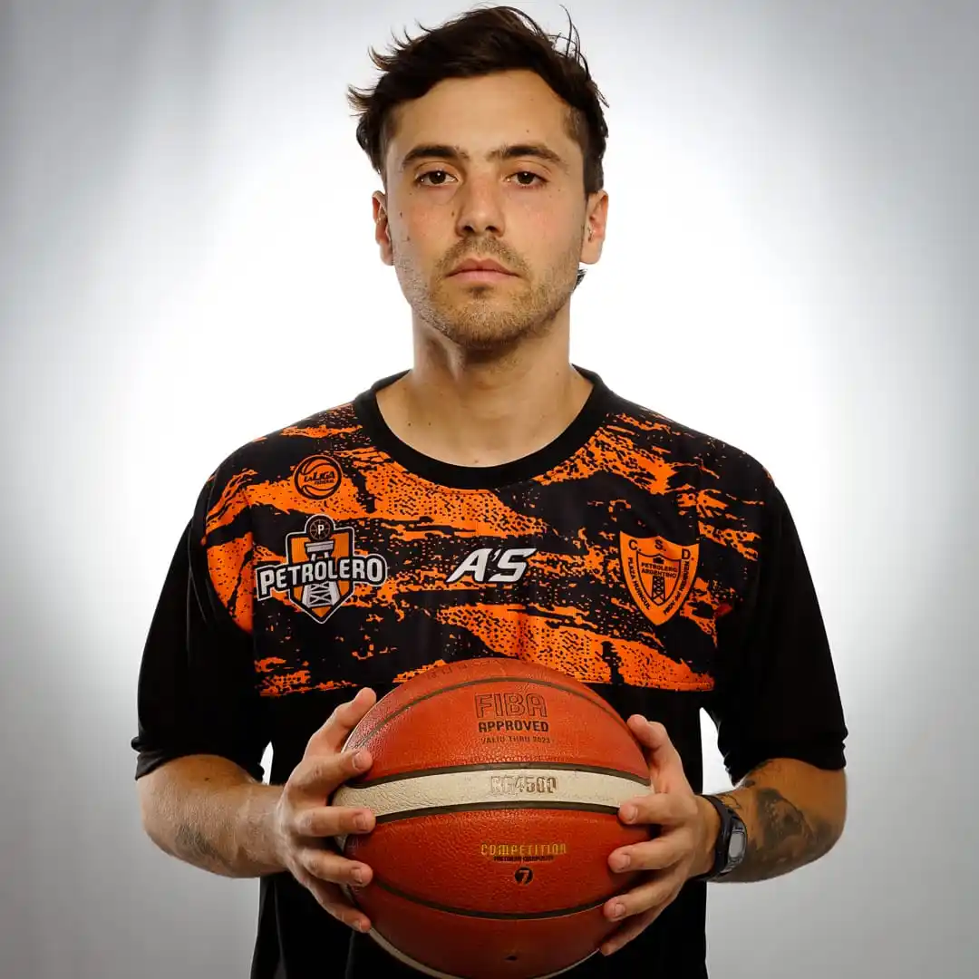 Cifuentes, un tandilense en el exterior.