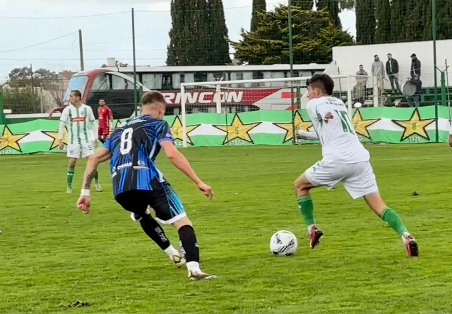 Ezequiel Goiburu, volante de Kimberley.