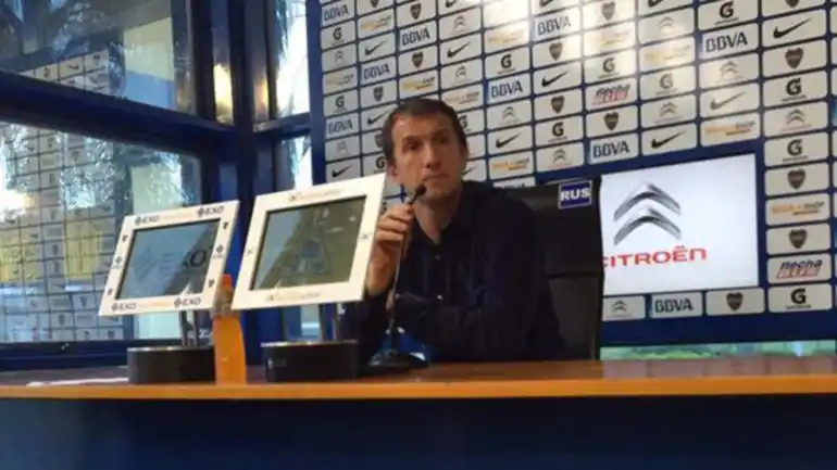Arruabarrena dio su versión del encuentro con la barra de Boca