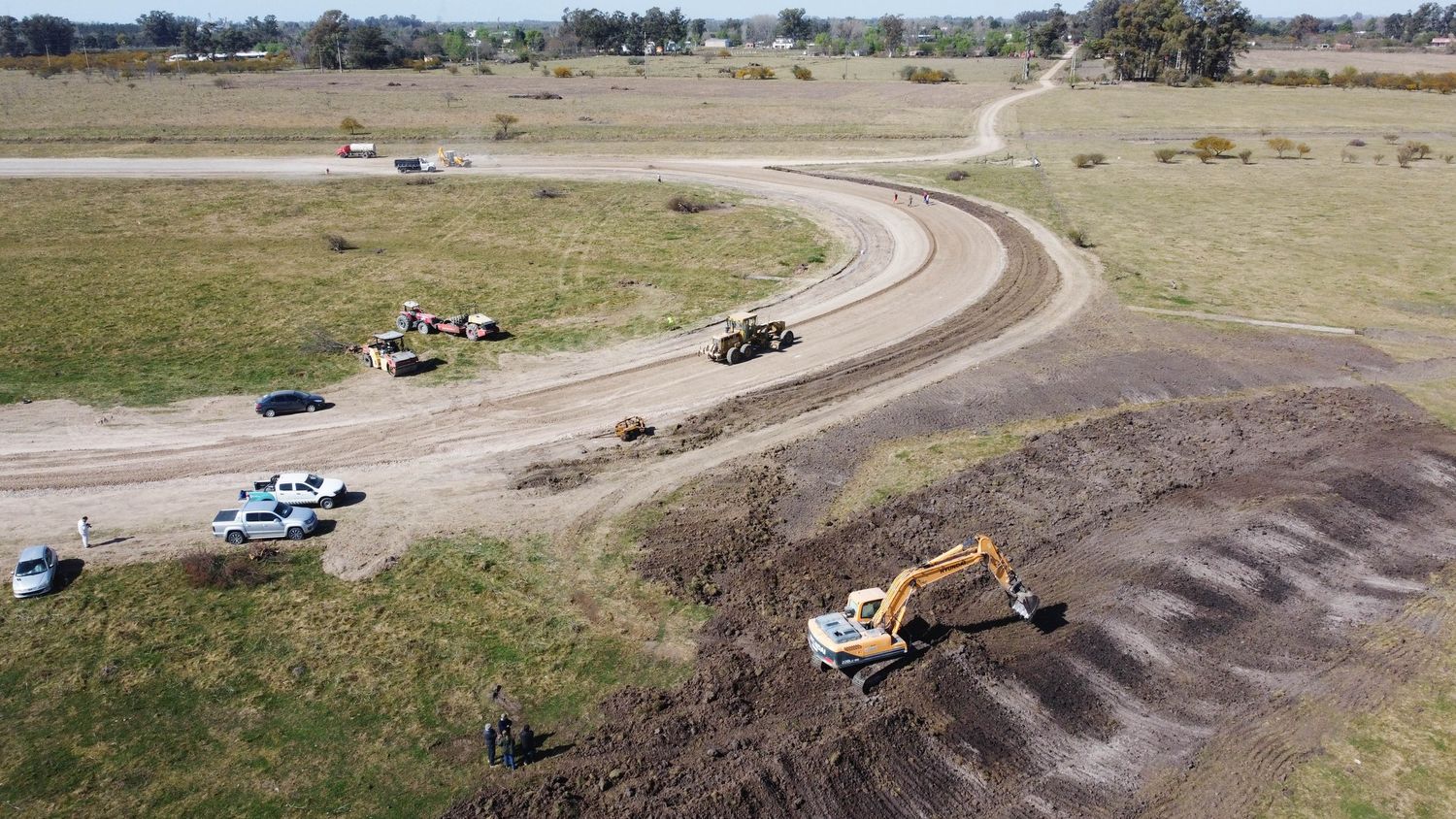 Funcionarios recorrieron la obra del autódromo