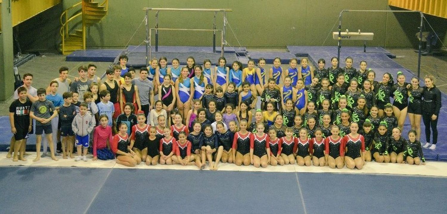 Federico Molinari y una exitosa clínica de gimnasia en Mar del Plata