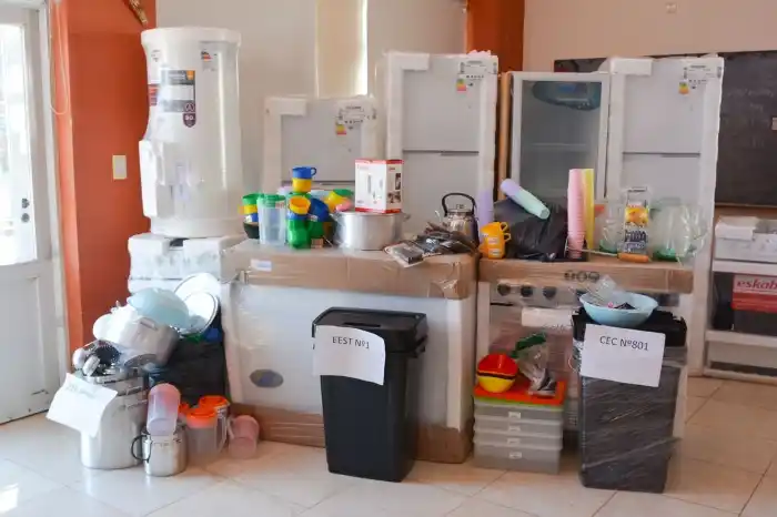 Entrega de equipamientos en Rojas.