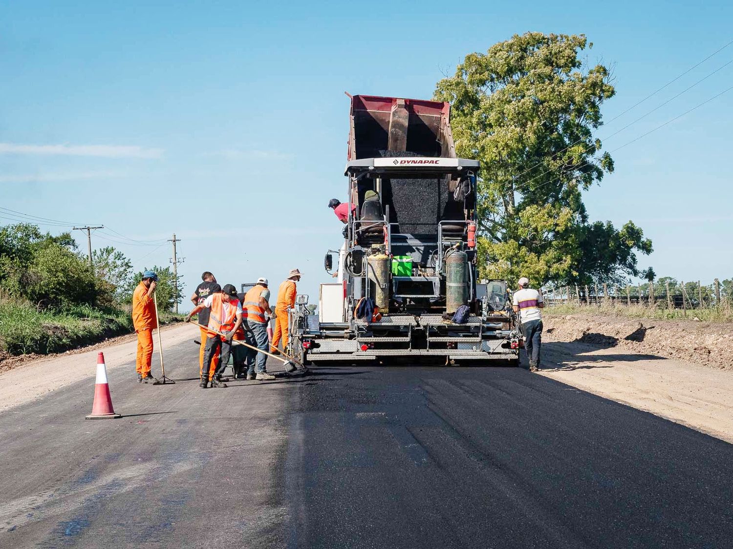 Avanza la obra de pavimentación de la ruta 23