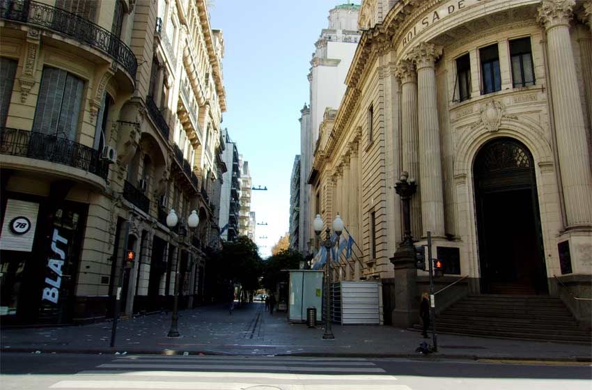 Cómo funcionarán los bancos y dependencias municipales por el paro
