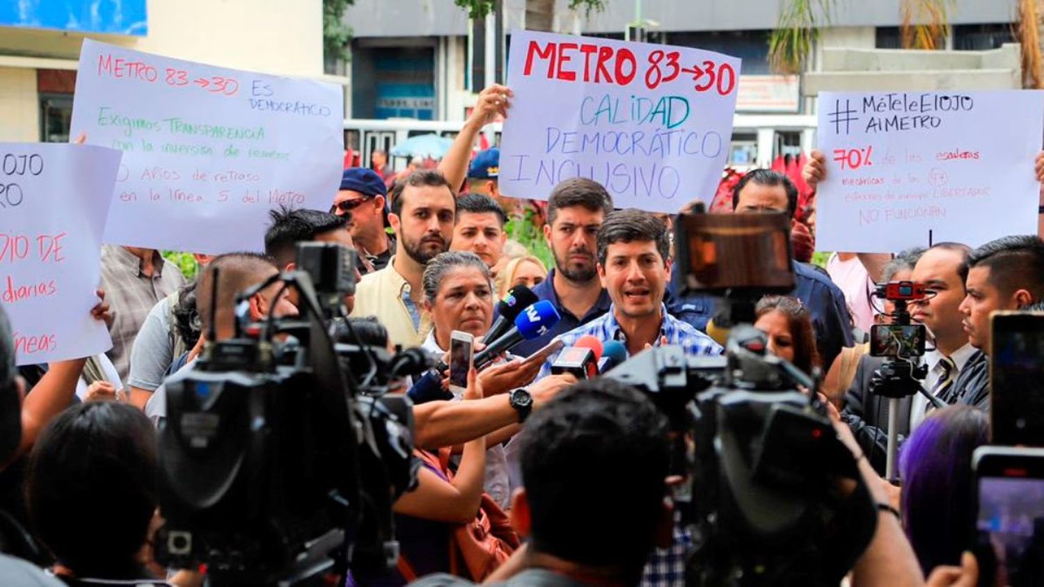 NO ES SOLO MAQUILLAJE: más del 90 % de los trenes del Metro de Caracas no tiene aire acondicionado
