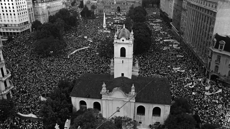Semana Santa de 1987: el alzamiento carapintada que puso en jaque a la democracia