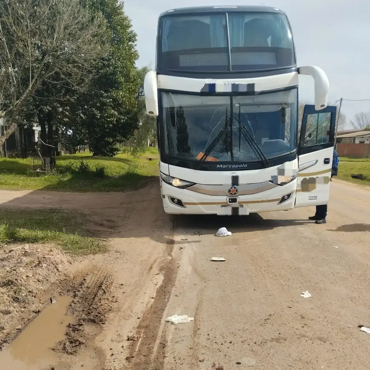 Tragedia en Villaguay: un hombre murió tras ser atropellado por un colectivo y buscan identificarlo