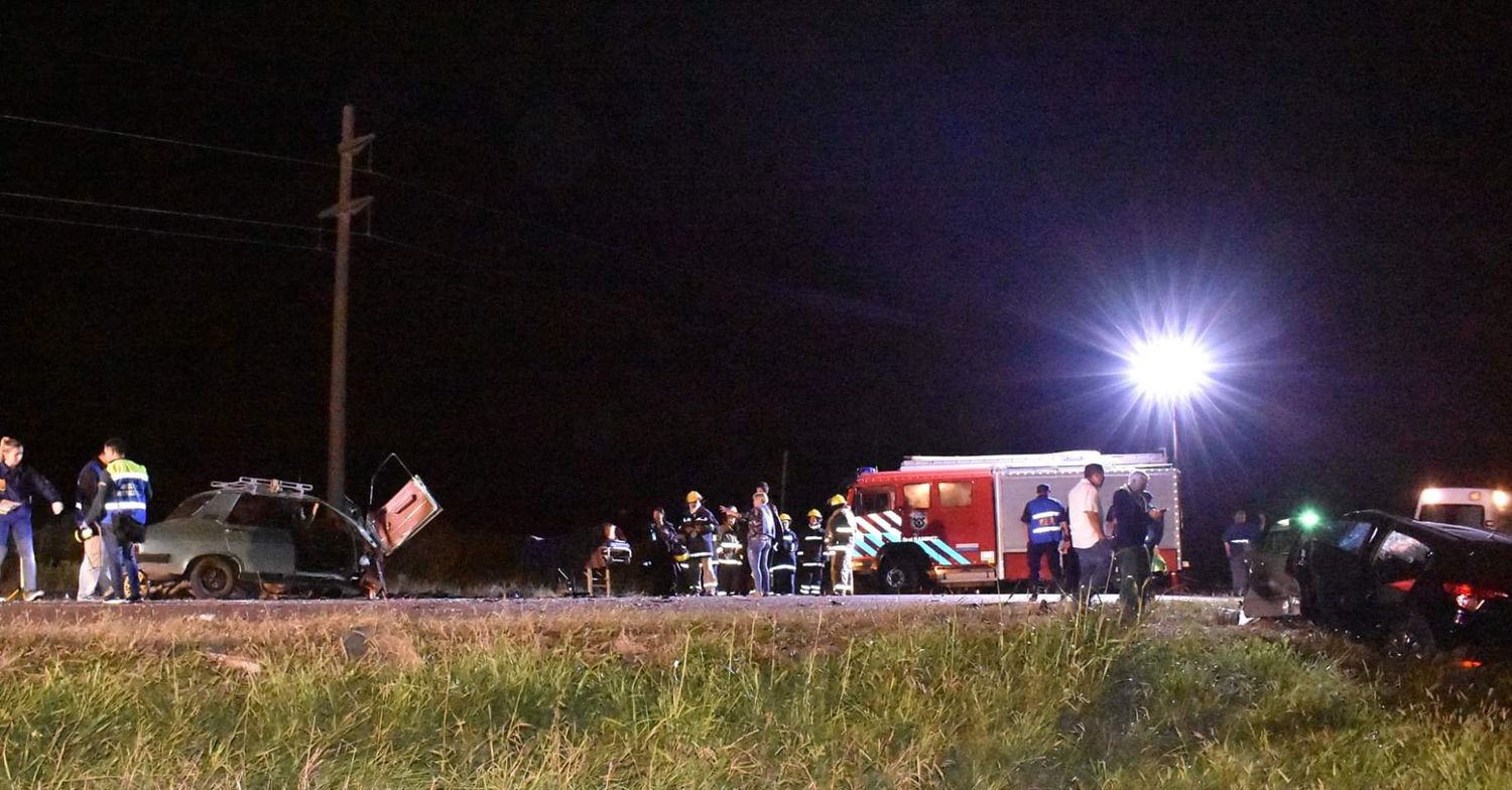 Tres personas fallecidas y una gravemente herida en choque sobre ruta 12